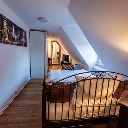 Restaurant Dicker Mann Hotel Zum Blauen Krebs 레겐스부르크 외부 사진