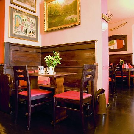 Restaurant Dicker Mann Hotel Zum Blauen Krebs 레겐스부르크 외부 사진