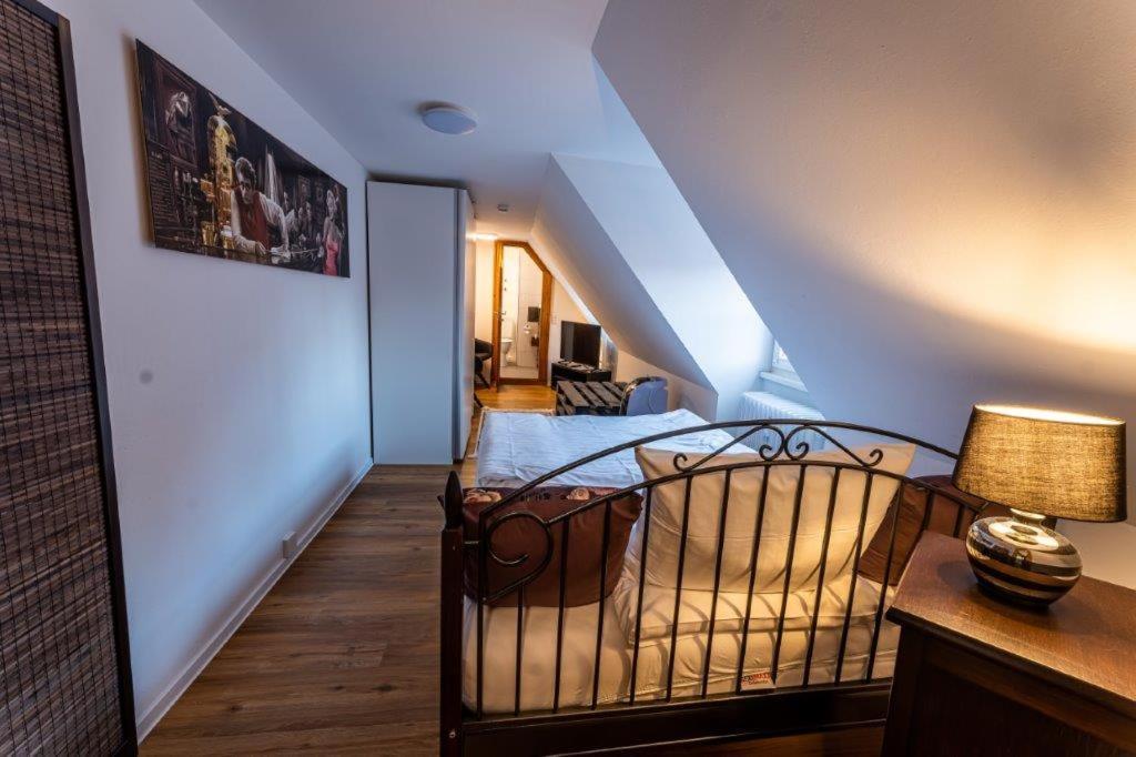 Restaurant Dicker Mann Hotel Zum Blauen Krebs 레겐스부르크 외부 사진