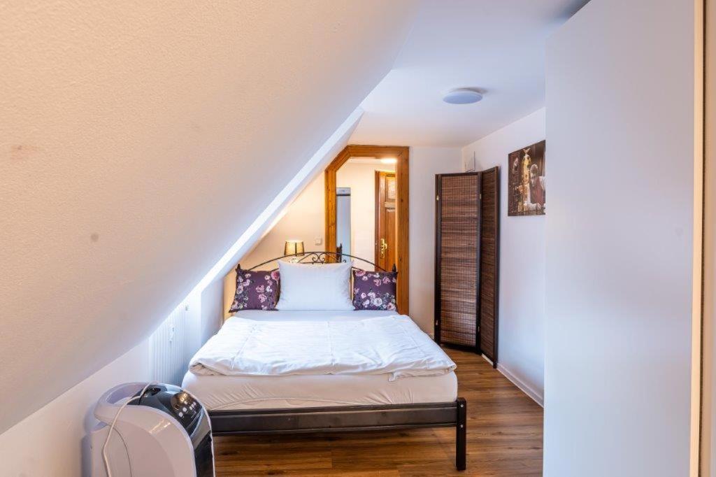 Restaurant Dicker Mann Hotel Zum Blauen Krebs 레겐스부르크 외부 사진