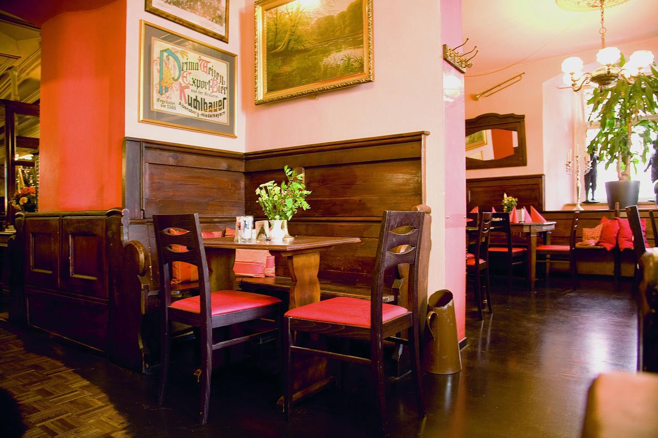 Restaurant Dicker Mann Hotel Zum Blauen Krebs 레겐스부르크 외부 사진