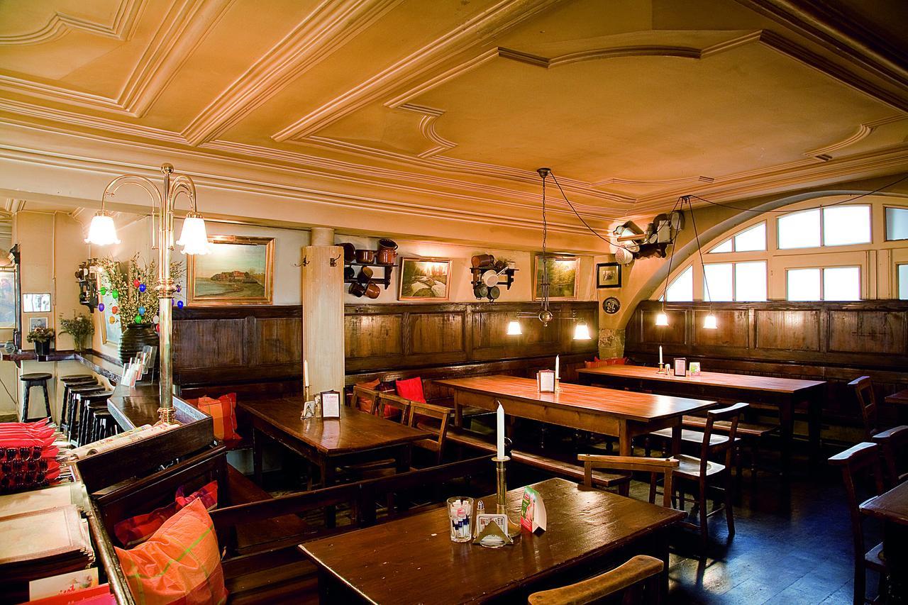 Restaurant Dicker Mann Hotel Zum Blauen Krebs 레겐스부르크 외부 사진
