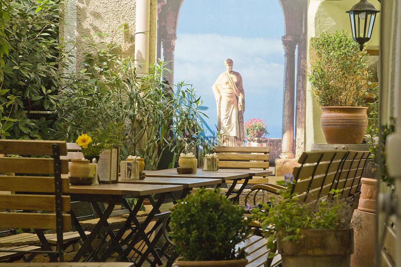 Restaurant Dicker Mann Hotel Zum Blauen Krebs 레겐스부르크 외부 사진