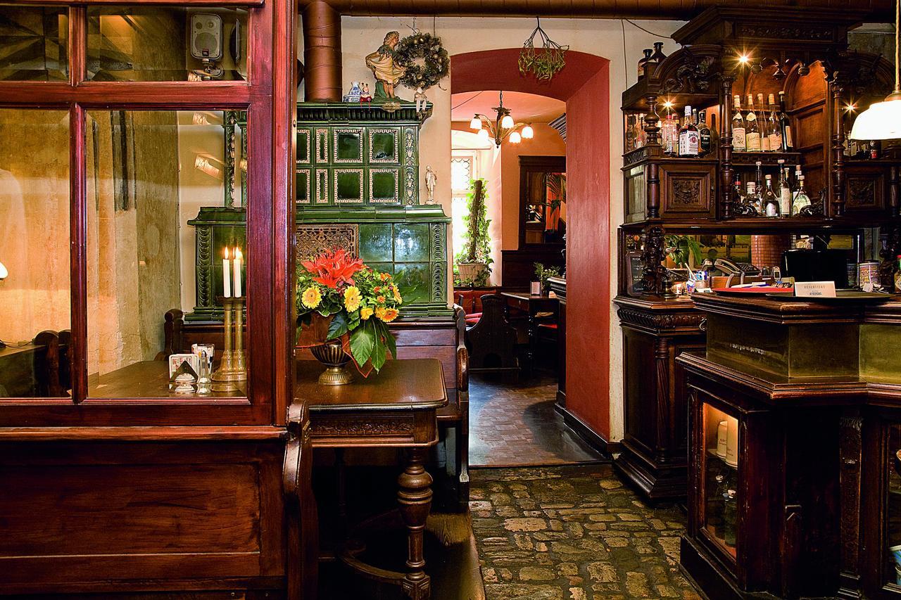 Restaurant Dicker Mann Hotel Zum Blauen Krebs 레겐스부르크 외부 사진